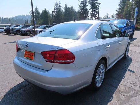 Used 2015 Volkswagen Passat 1.8T Limited Edition FWD image 8