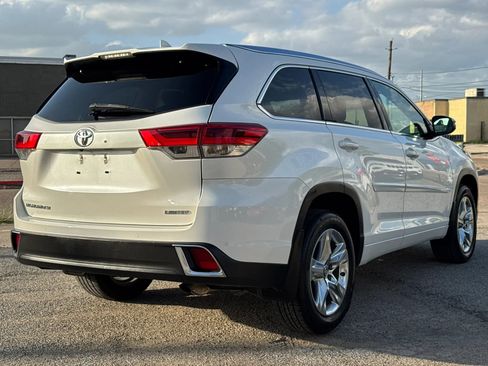 Used 2019 Toyota Highlander Limited FWD image 7