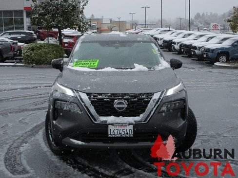 Used 2023 Nissan Rogue S image 21