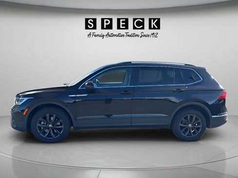 Used 2024 Volkswagen Tiguan SE AWD/4WD image 3