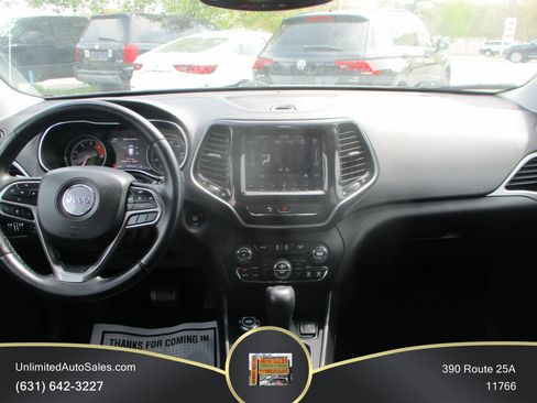 Used 2019 Jeep Cherokee Limited AWD/4WD image 7