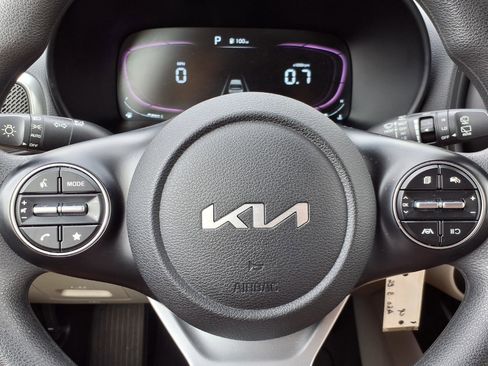 Used 2023 Kia Soul LX image 23
