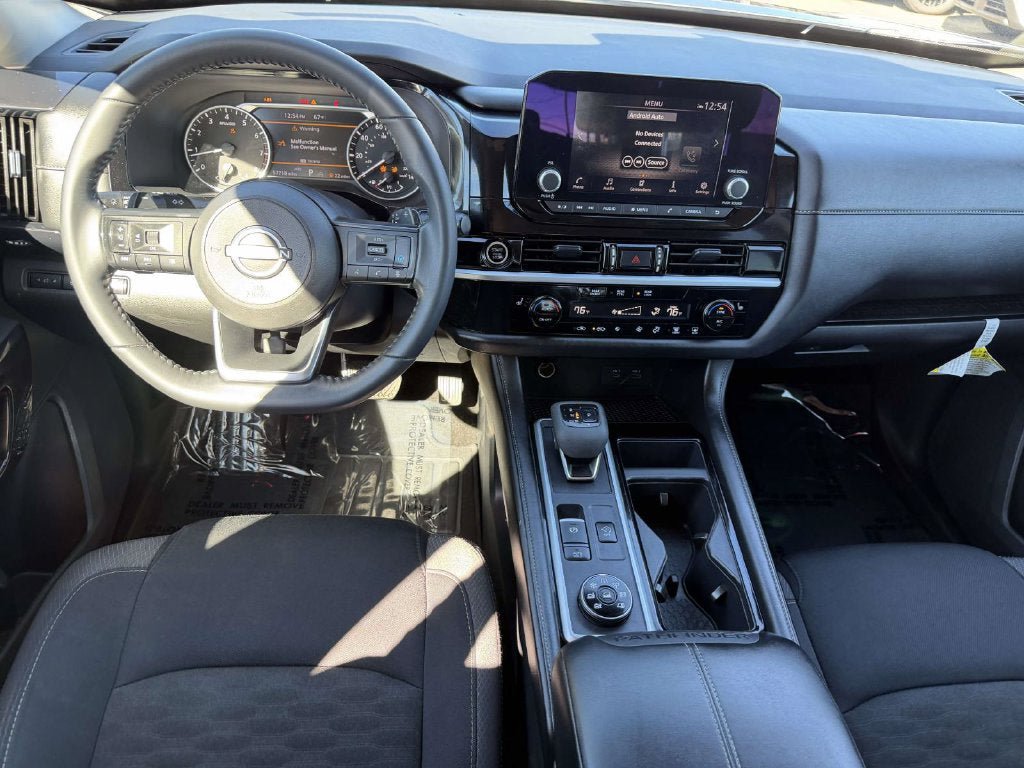Used 2024 Nissan Pathfinder SV AWD/4WD image 14