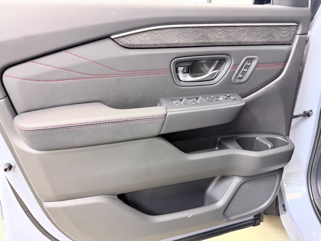 New 2026 Honda Pilot Black Edition image 9