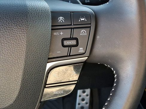 Used 2025 Toyota Camry SE image 21