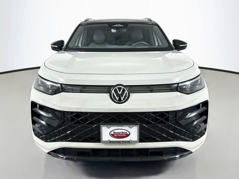 Used 2025 Volkswagen Tiguan SE R-Line AWD/4WD image 2