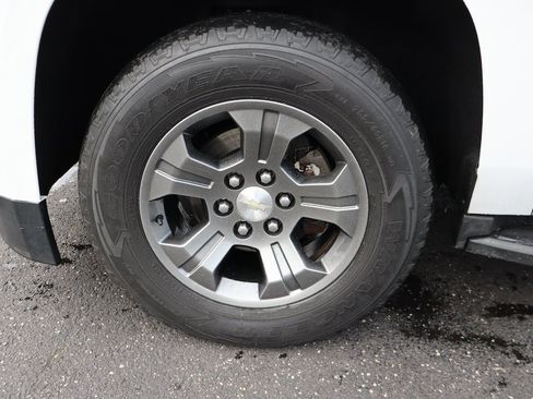 Used 2019 Chevrolet Tahoe LS image 32