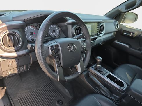 Used 2023 Toyota Tacoma TRD Sport w/ TRD Premium Sport Package AWD/4WD image 15