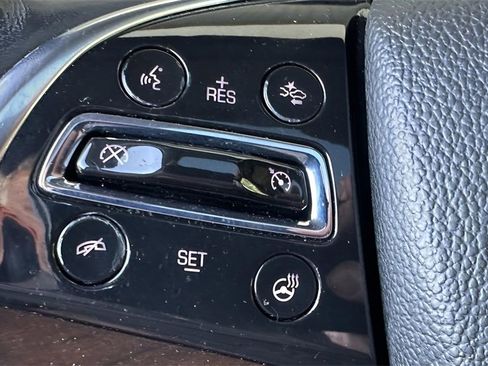 Used 2020 Cadillac Escalade Luxury image 12