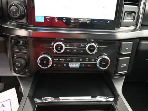New 2026 Ford F250 Lariat w/ Black Appearance Package AWD/4WD image 16