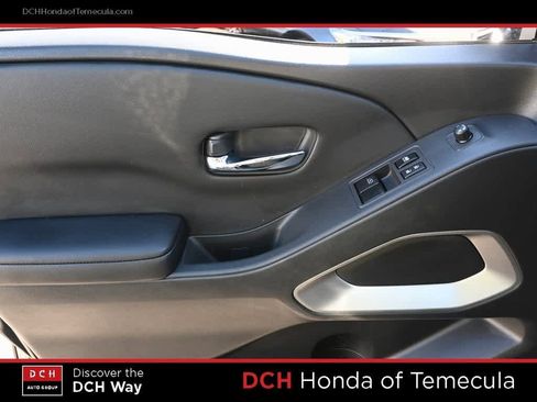 Used 2025 Nissan Frontier SV image 16