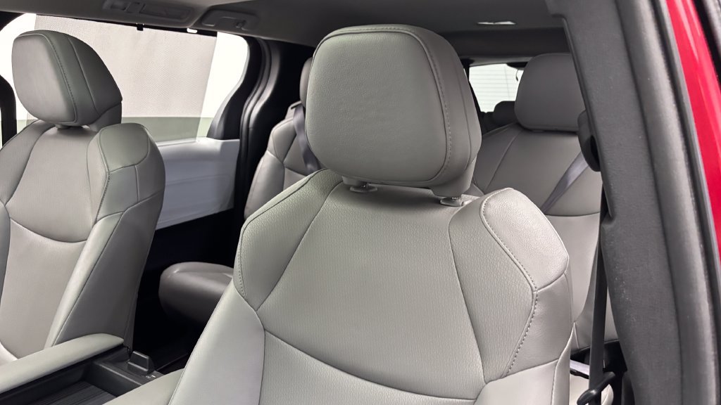 Certified 2025 Toyota Sienna XLE w/ XLE Plus Package AWD/4WD image 18
