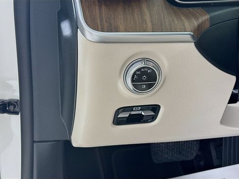 Certified 2024 Mercedes-Benz C 300 4MATIC Sedan image 11