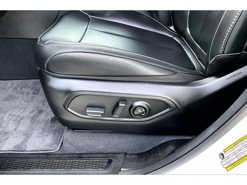 Certified 2025 Jeep Grand Cherokee Limited AWD/4WD image 28