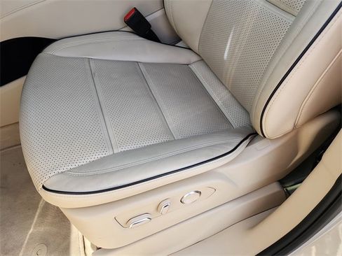 Used 2023 Cadillac Escalade Premium Luxury image 15