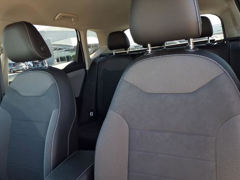 Certified 2022 Volkswagen Taos SE image 18