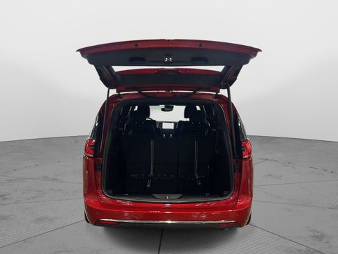 New 2026 Chrysler Pacifica Select image 43