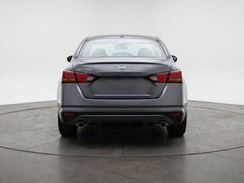 Used 2025 Nissan Altima 2.5 SV FWD image 7