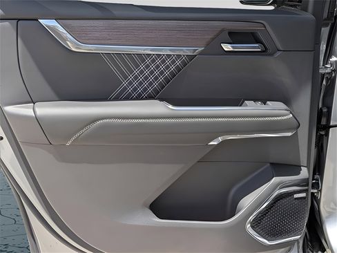 New 2026 GMC Acadia Denali w/ Super Cruise Package image 28