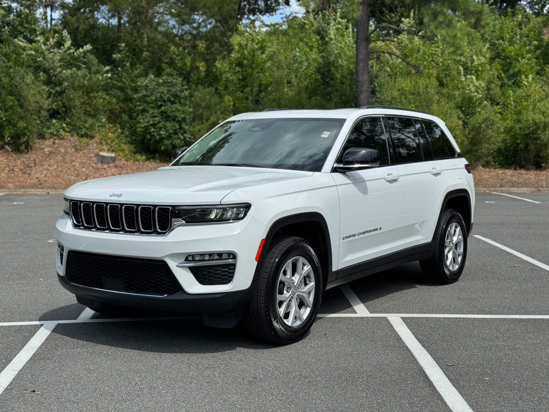 Used 2022 Jeep Grand Cherokee Limited AWD/4WD image 4