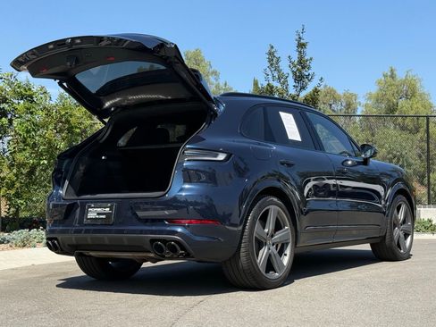 Certified 2025 Porsche Cayenne Turbo image 32
