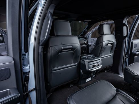 Used 2025 Ford Expedition Platinum w/ Stealth Performance Package image 32