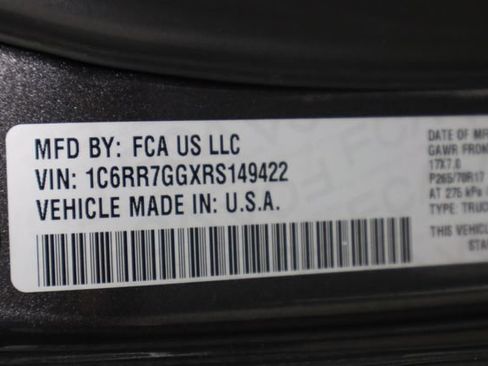 Used 2024 RAM 1500 Classic SLT AWD/4WD image 29