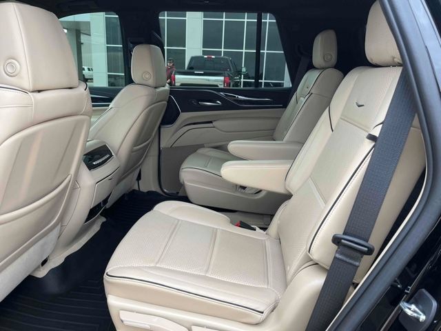 Used 2023 Cadillac Escalade Premium Luxury RWD image 19