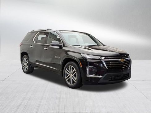 Used 2023 Chevrolet Traverse High Country w/ LPO, Floor Liner Package AWD/4WD image 3