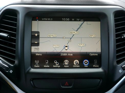 Used 2016 Jeep Cherokee Trailhawk image 14