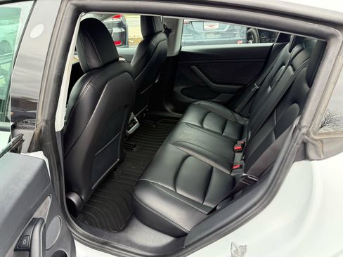 Used 2021 Tesla Model 3 Standard Range Plus image 18