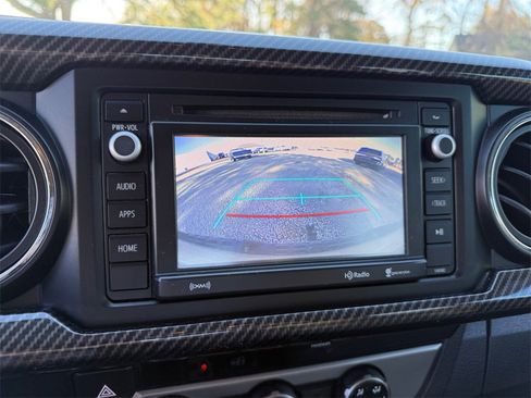 Used 2017 Toyota Tacoma SR5 image 19