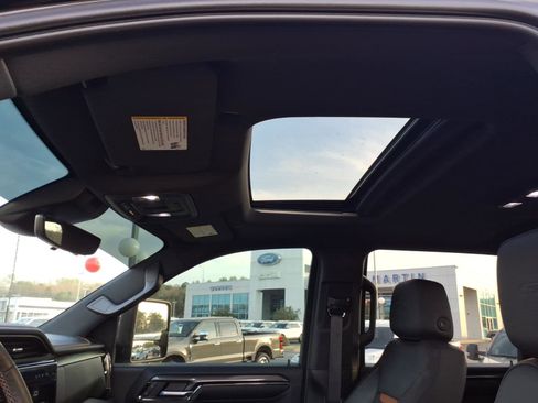 Used 2024 GMC Sierra 2500 AT4 w/ AT4 Premium Plus Package image 19