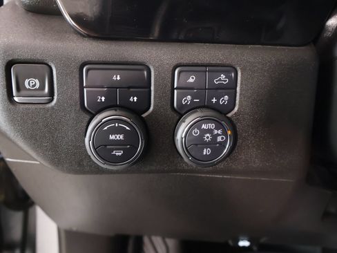 Used 2025 Chevrolet Silverado 2500 LT w/ Trail Boss Package AWD/4WD image 9