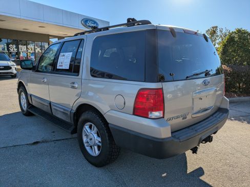 Used 2005 Ford Expedition XLT image 6