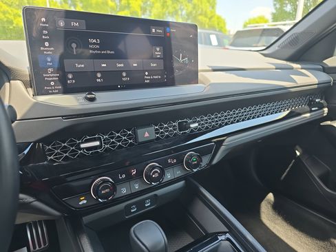 Used 2024 Honda Accord Sport image 19