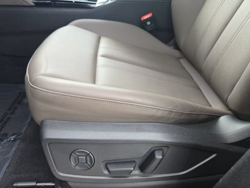 Used 2025 Audi Q5 Premium w/ Convenience Package AWD/4WD image 32