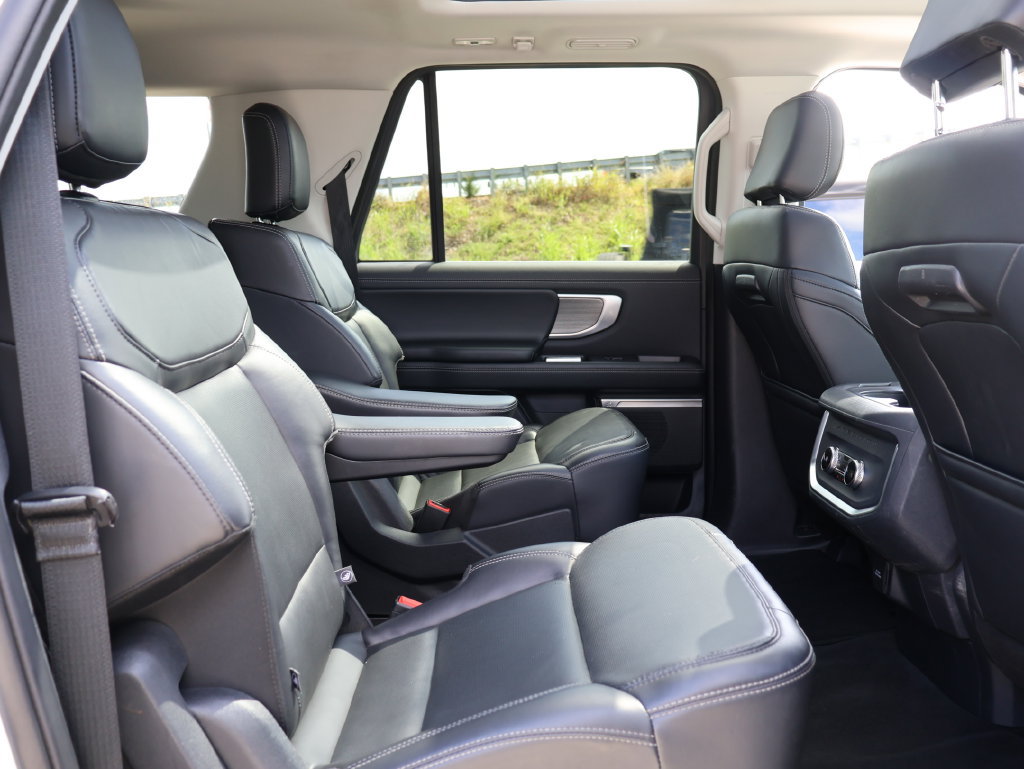 Certified 2025 Ford Expedition Max Platinum AWD/4WD image 12