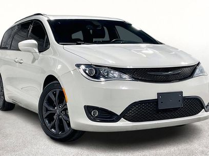 Used 2020 Chrysler Pacifica Touring-L