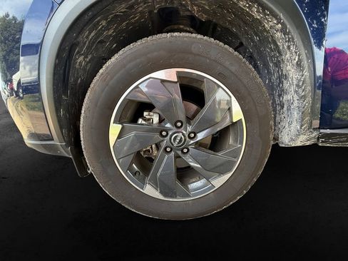 Used 2025 Nissan Rogue SV AWD/4WD image 12