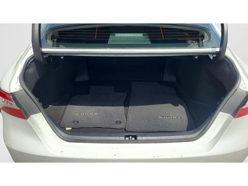 Used 2020 Toyota Camry XSE FWD image 9