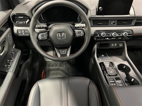 New 2025 Honda Pilot TrailSport image 18