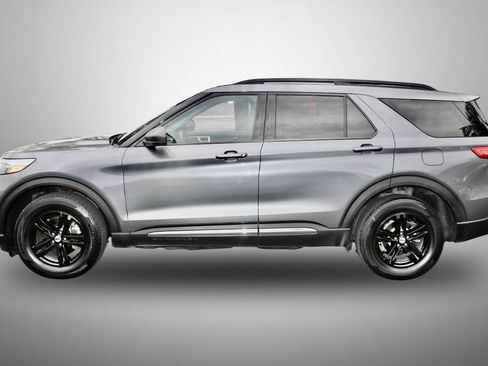 Used 2021 Ford Explorer XLT AWD/4WD image 4