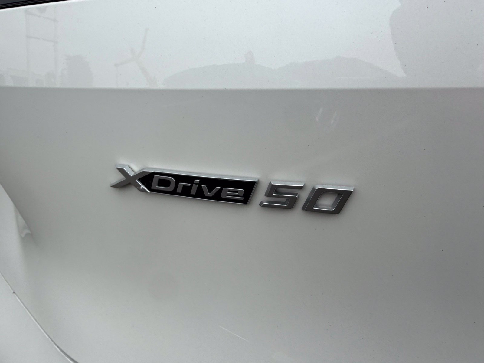 Used 2023 BMW iX xDrive50 w/ Premium Package AWD/4WD image 10