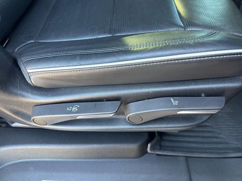 Used 2023 Cadillac Escalade ESV Premium Luxury image 49