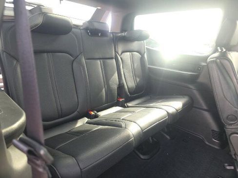 Certified 2025 Jeep Wagoneer Series II w/ Premium Group I AWD/4WD image 20