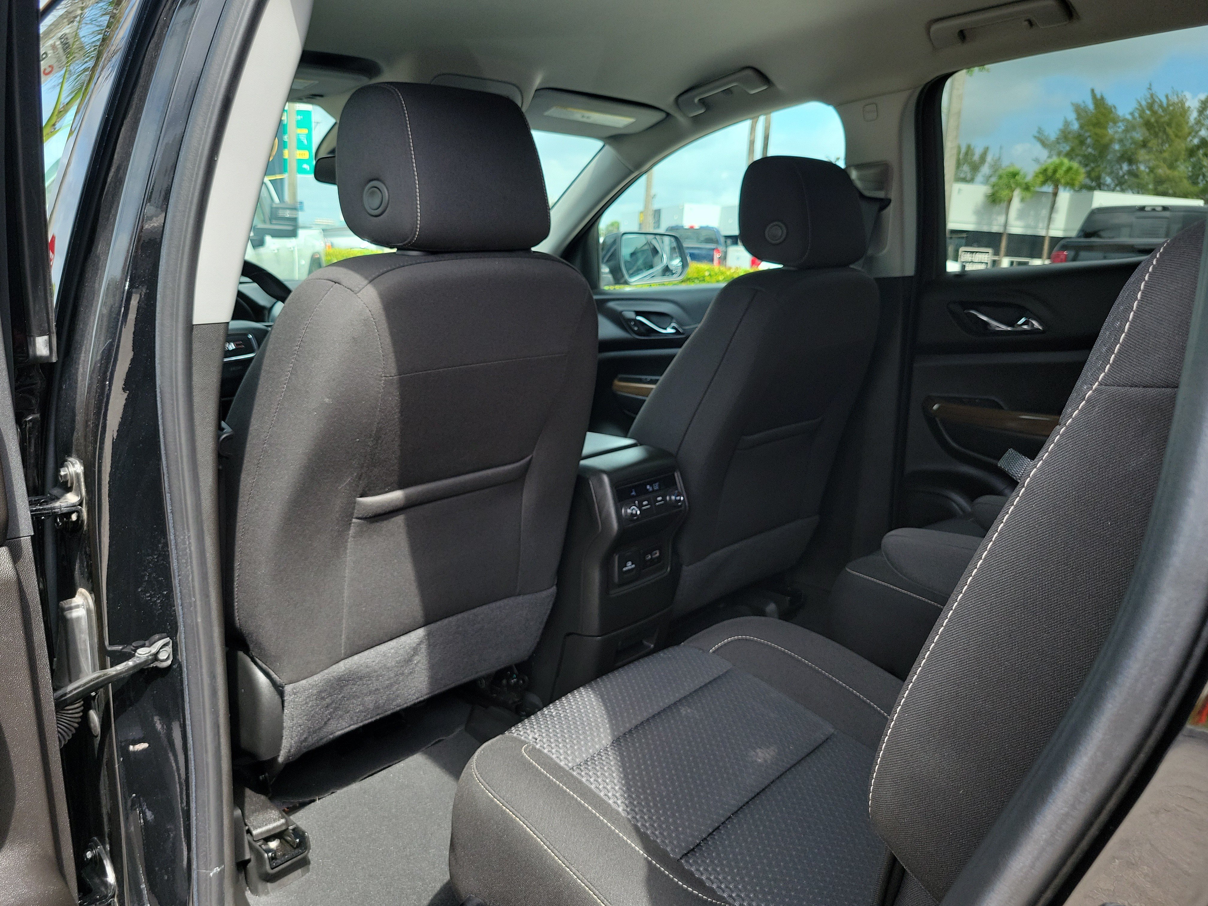 Used 2023 GMC Acadia SLE w/ Driver Convenience Package FWD image 13