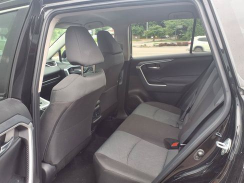 Certified 2025 Toyota RAV4 XLE FWD image 21