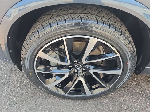 Used 2020 Volvo XC90 T6 Momentum AWD/4WD image 27