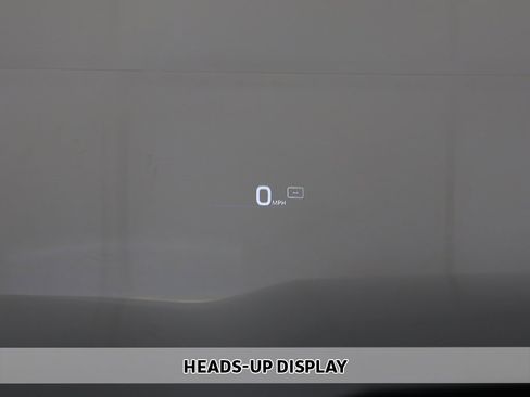 Used 2023 GMC Canyon Denali image 5